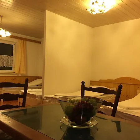 Gasthof Zum Hochfelln Guest house *